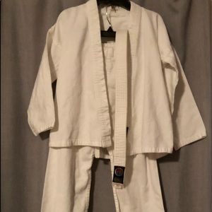 Karate Uniform Unisex Size 00 Ages 4-6